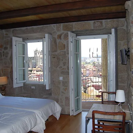 アパート カーサ ドス カルデイレロス ポルト