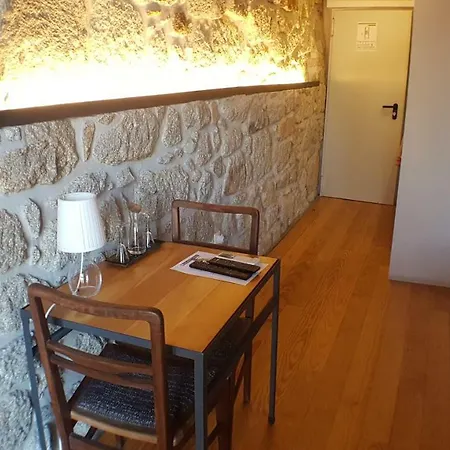 アパート カーサ ドス カルデイレロス ポルト